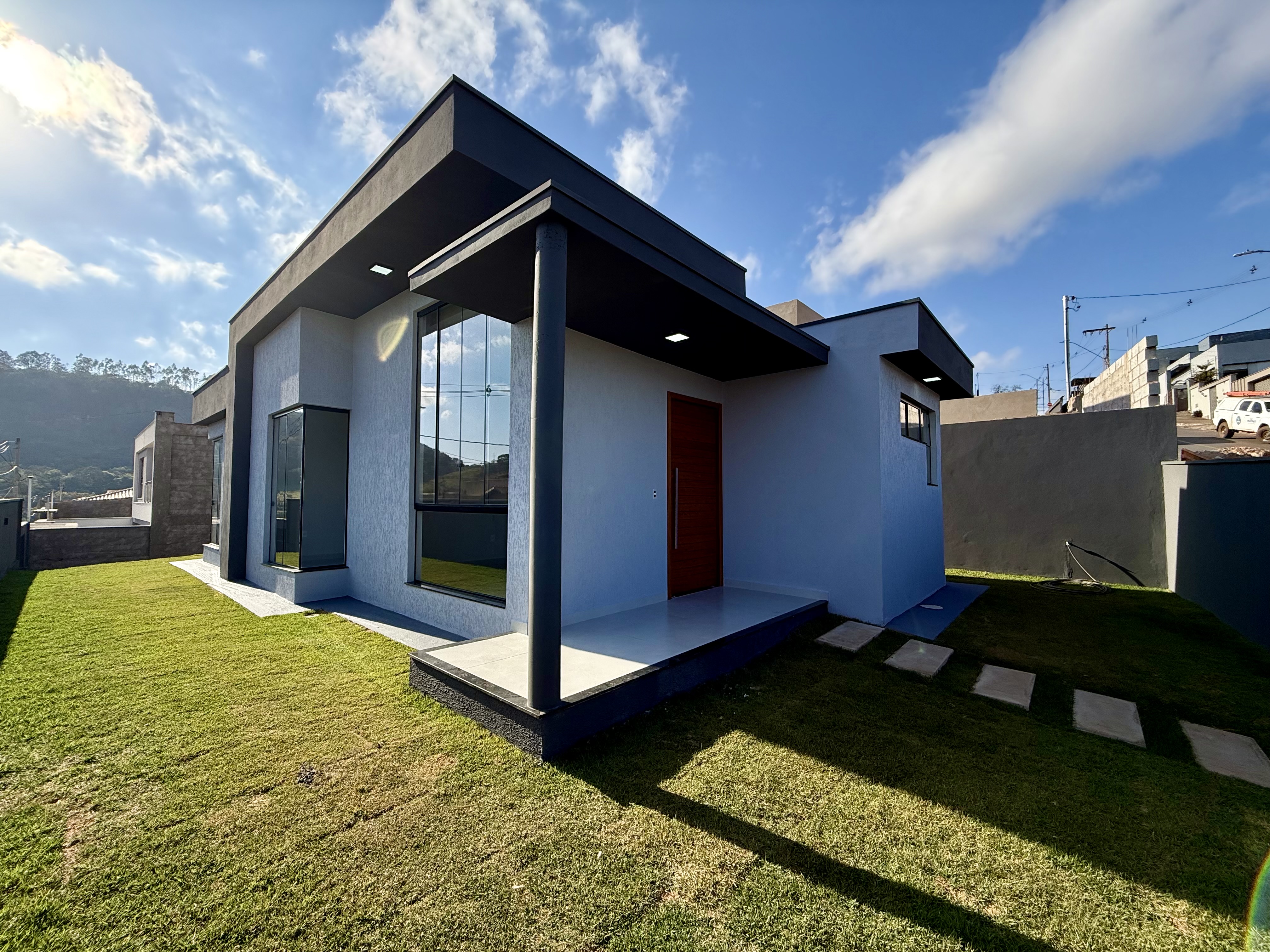 Casa Nova à Venda no Belo Monte, em Itabirito.