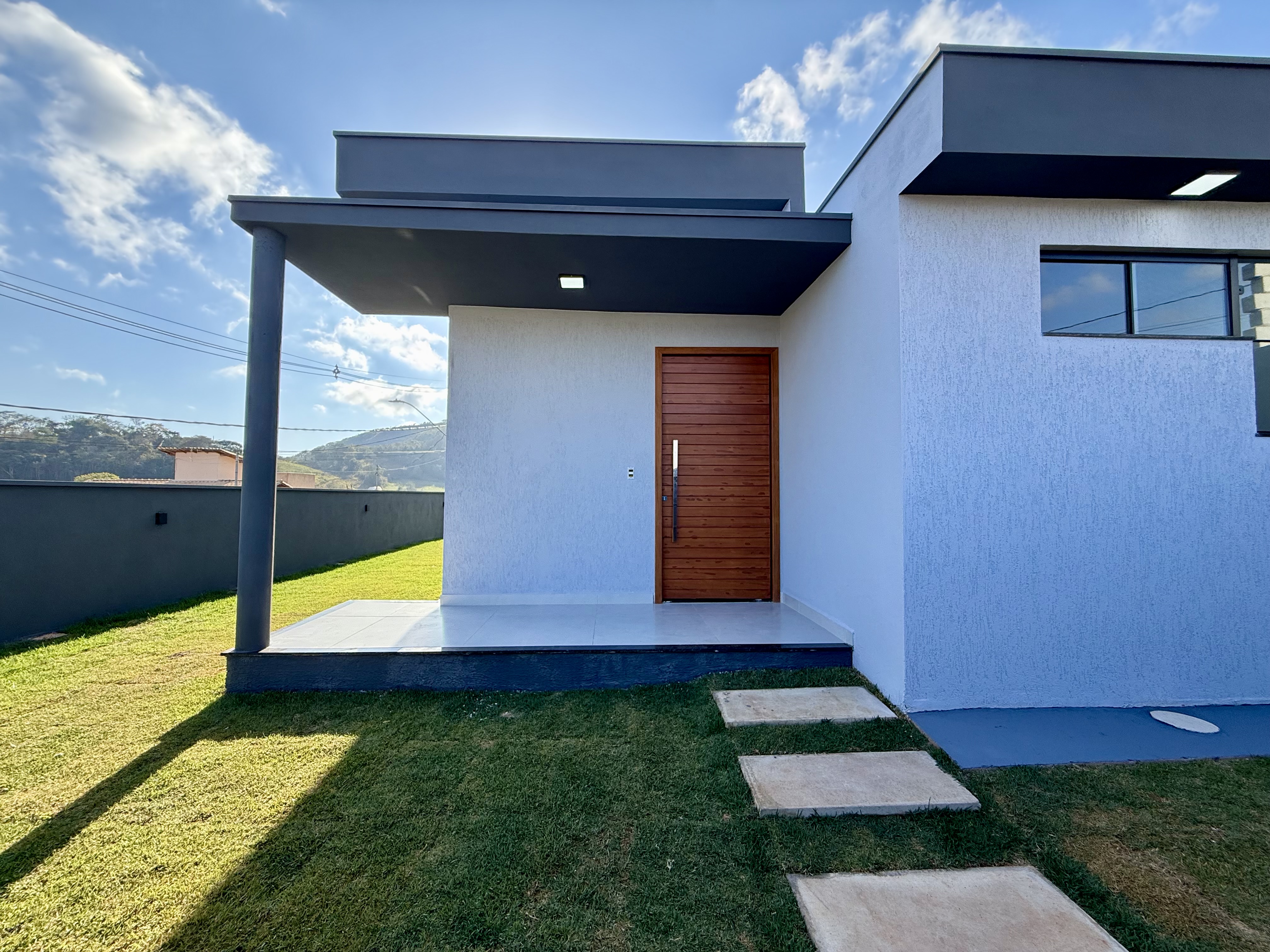 Casa Nova à Venda no Belo Monte, em Itabirito.