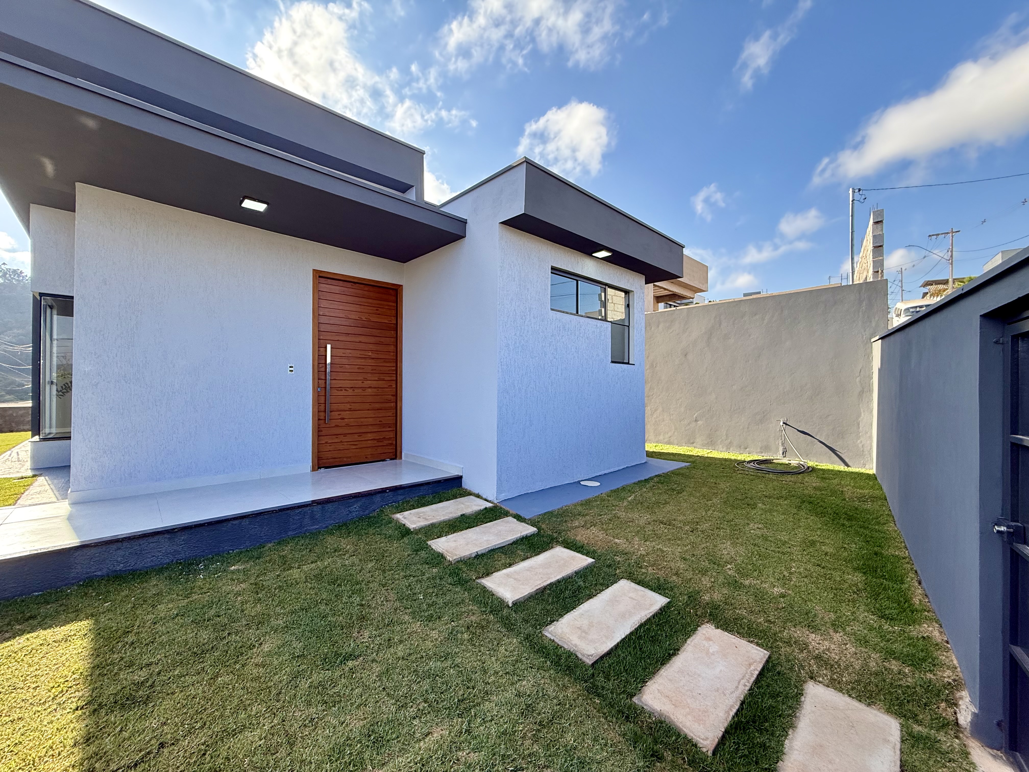 Casa Nova à Venda no Belo Monte, em Itabirito.