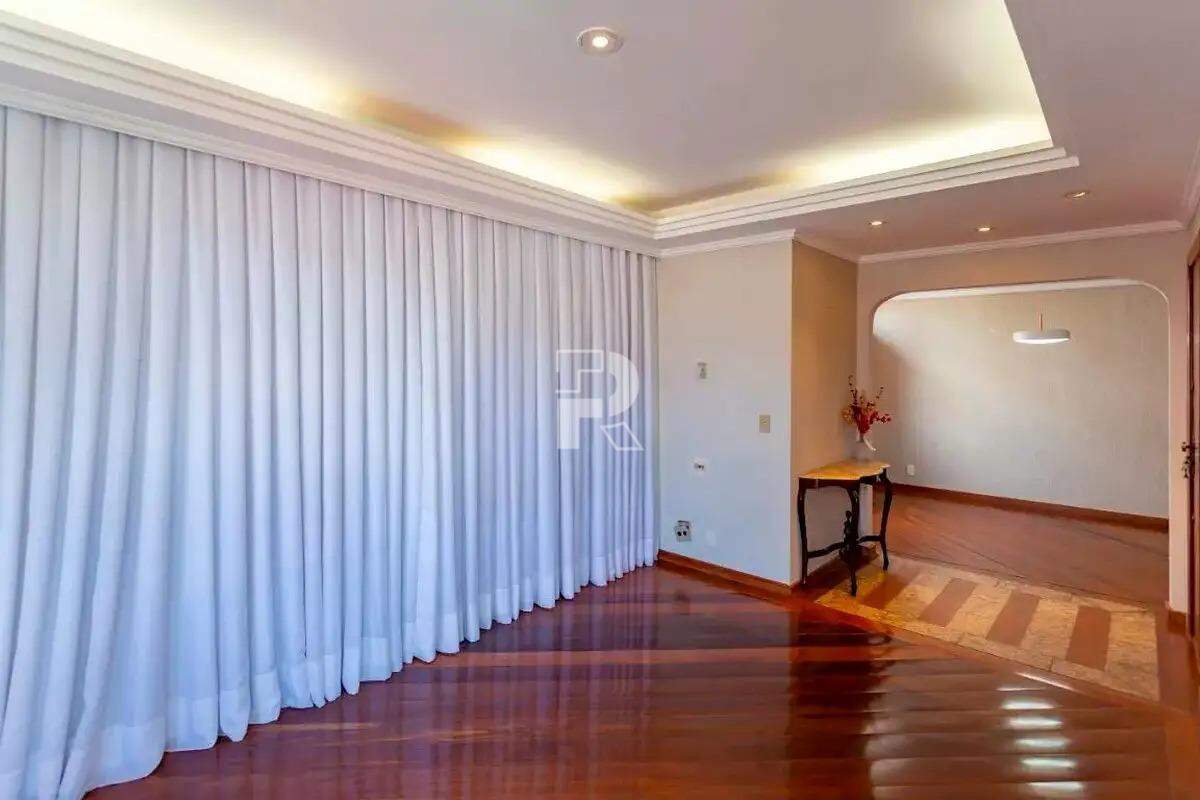 Cobertura à venda, 4 quartos, 1 suíte, 2 vagas, Coração de Jesus - Belo Horizonte/MG