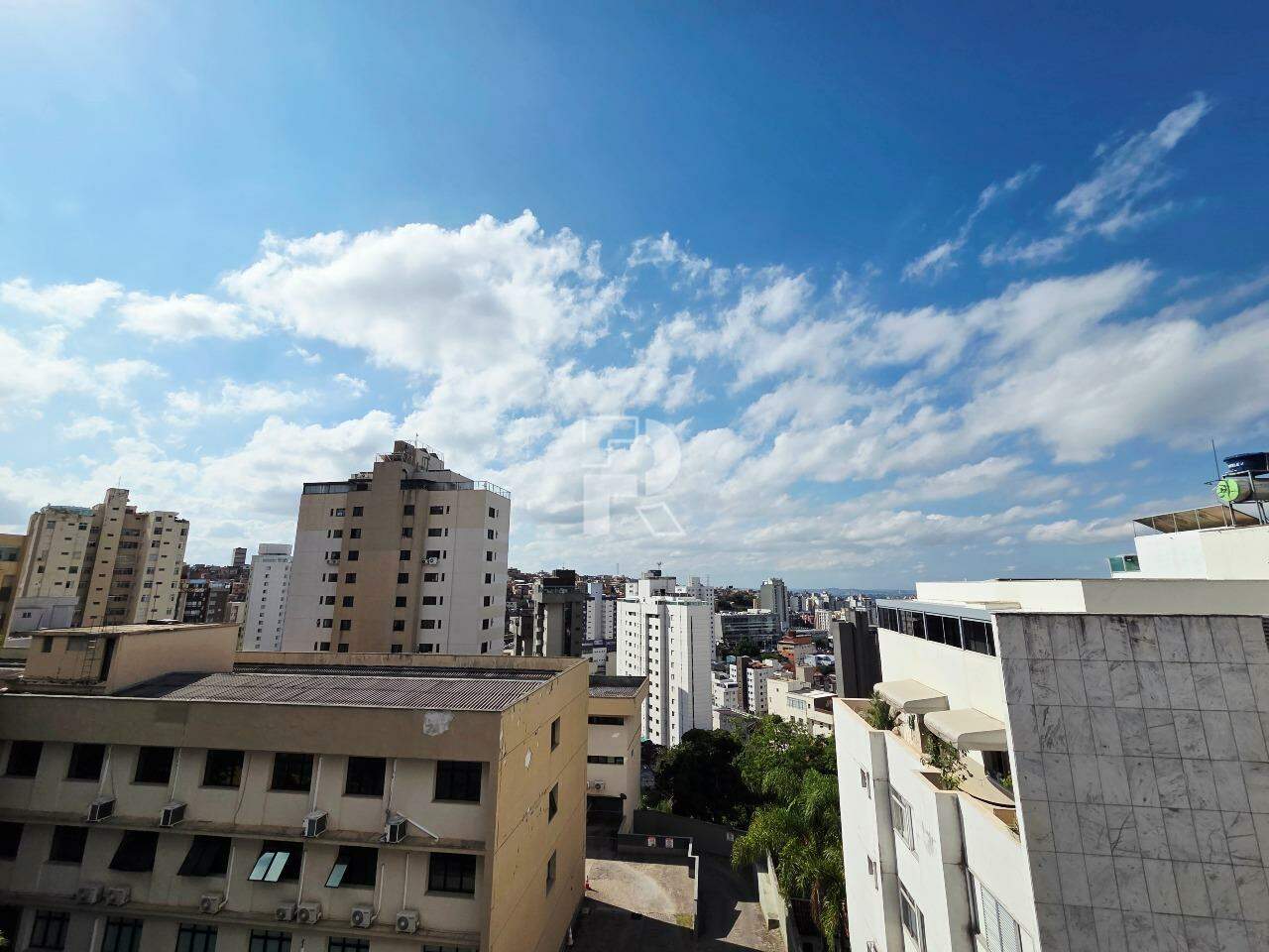 Apartamento novo à venda no Sion com 66,30 m², 2 suítes, lavabo, 2vagas