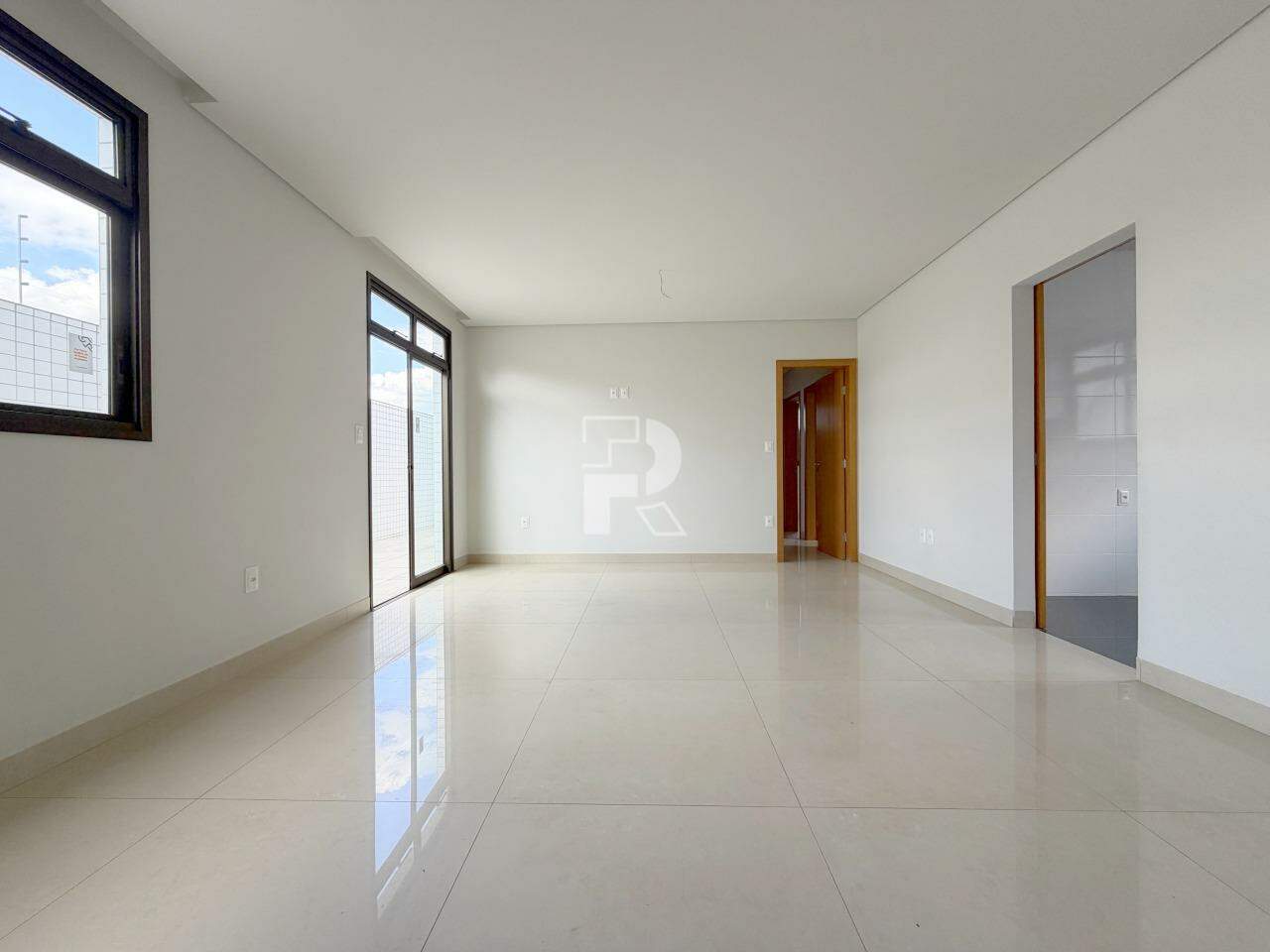 ÁREA PRIVATIVA 3 QUARTOS VENDA - PRADO