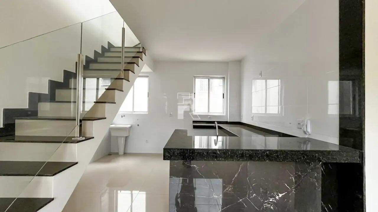 Cobertura Duplex de aproximadamente 130m² à venda - 2 suítes e 3 vagas. 