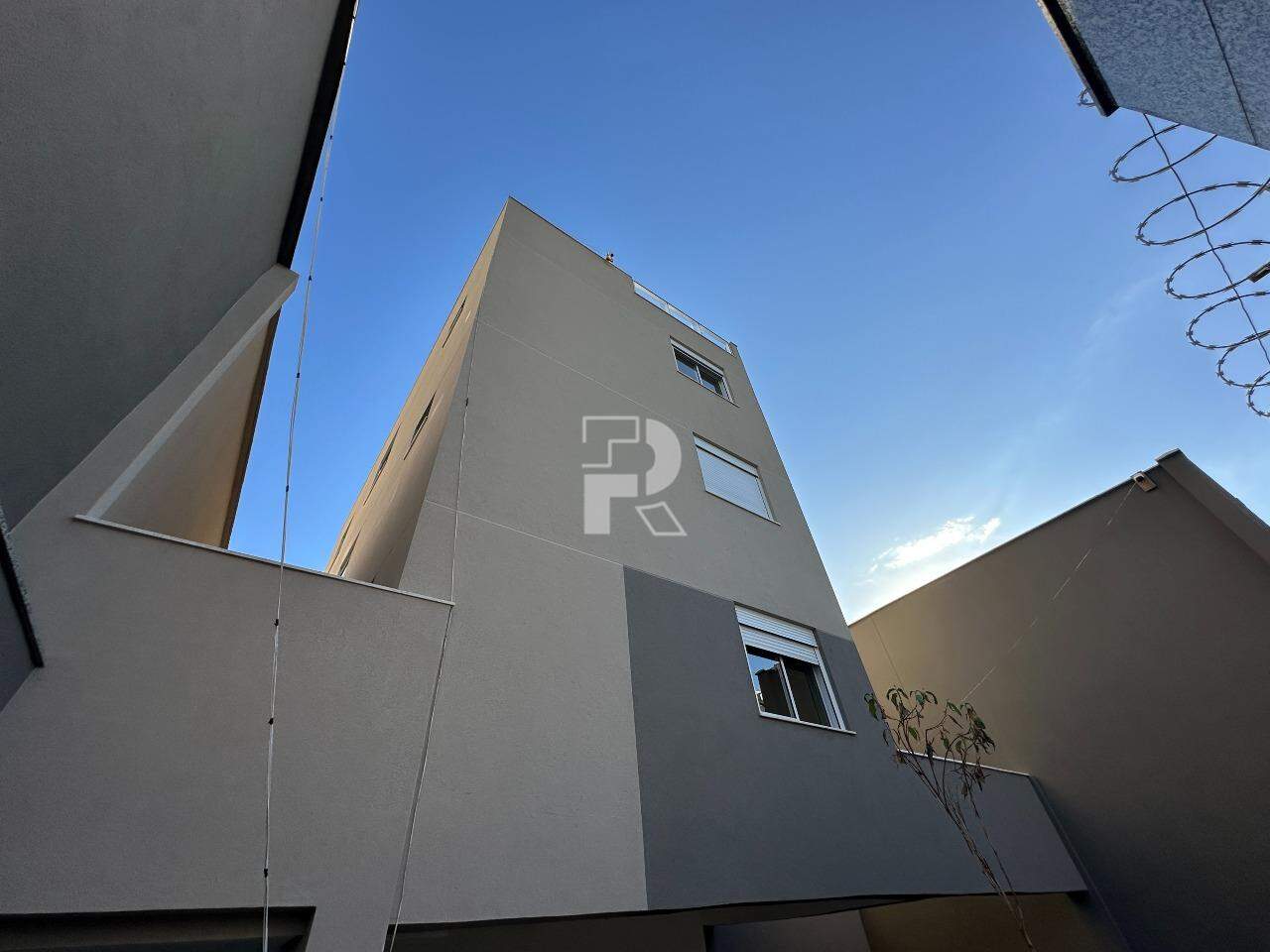Apartamento à venda, 2 quartos, 1 suíte, 2 vagas, Santa Efigênia - Belo Horizonte/MG