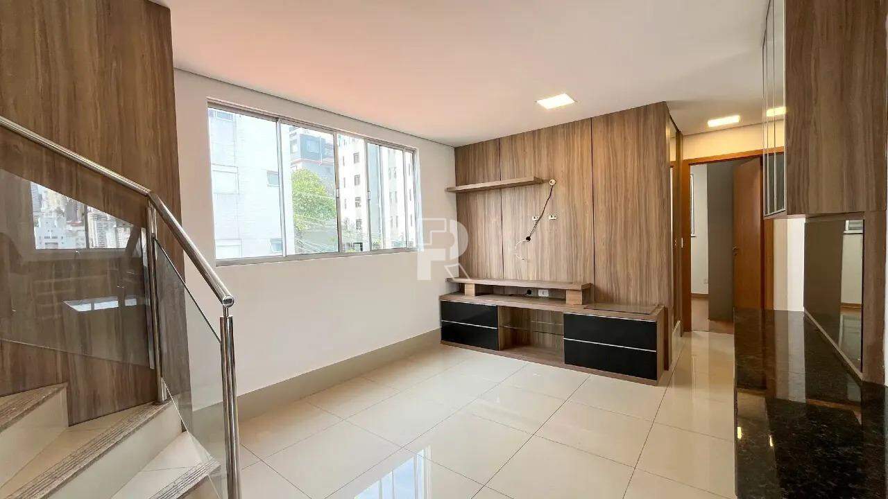 Cobertura Duplex à Venda – 3 Quartos, 1 Suíte, 2 Vagas – 130m² – Santo Antônio
