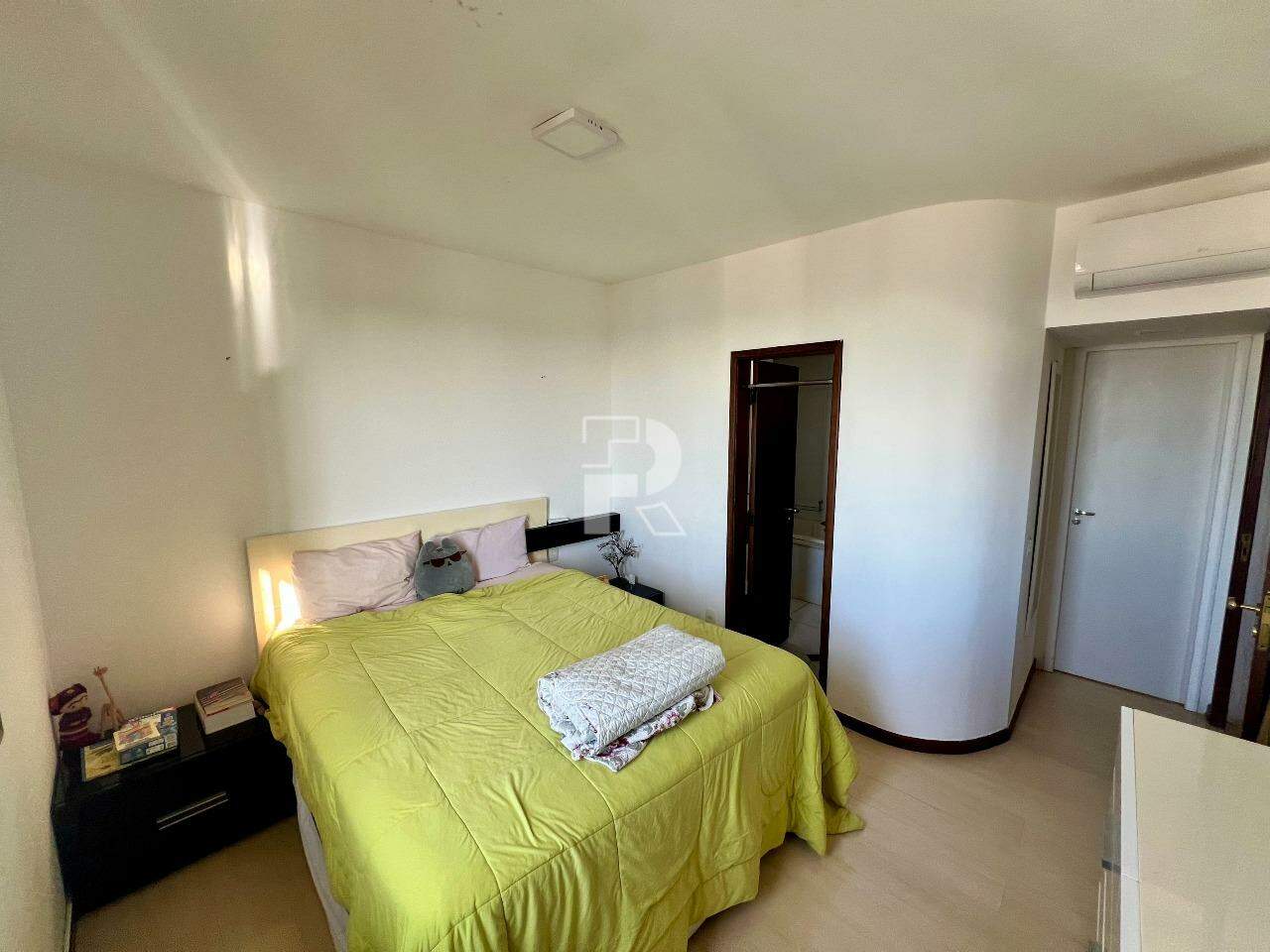 Cobertura Duplex com Vista Definitiva, Piscina Privativa e 4 Vagas – 295m²