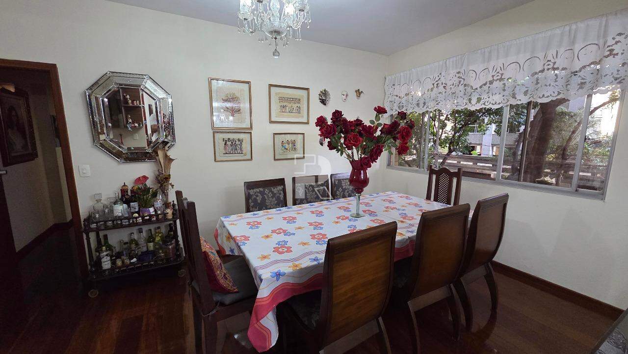 Apartamento à venda no Lourdes com 182m², 4 quartos (2 suítes) e 2 vagas