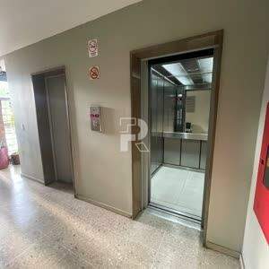 Sala comercial de 38 m² à venda, com 1 vaga de garagem.