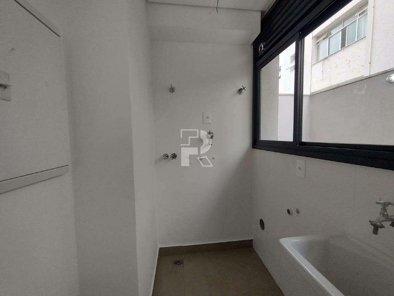 Área privativa em Serra (BH) – 76,56 m² com 107,85 m² externo, 2 vagas