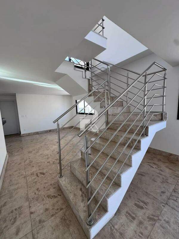 Cobertura Residencial em Lourdes — 5 suítes, 5 vagas, lazer completo