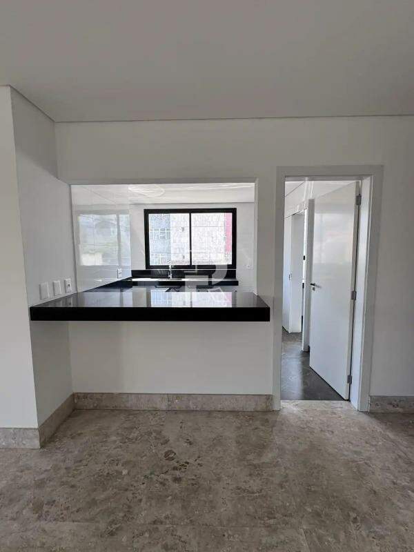 Cobertura Residencial em Lourdes — 5 suítes, 5 vagas, lazer completo