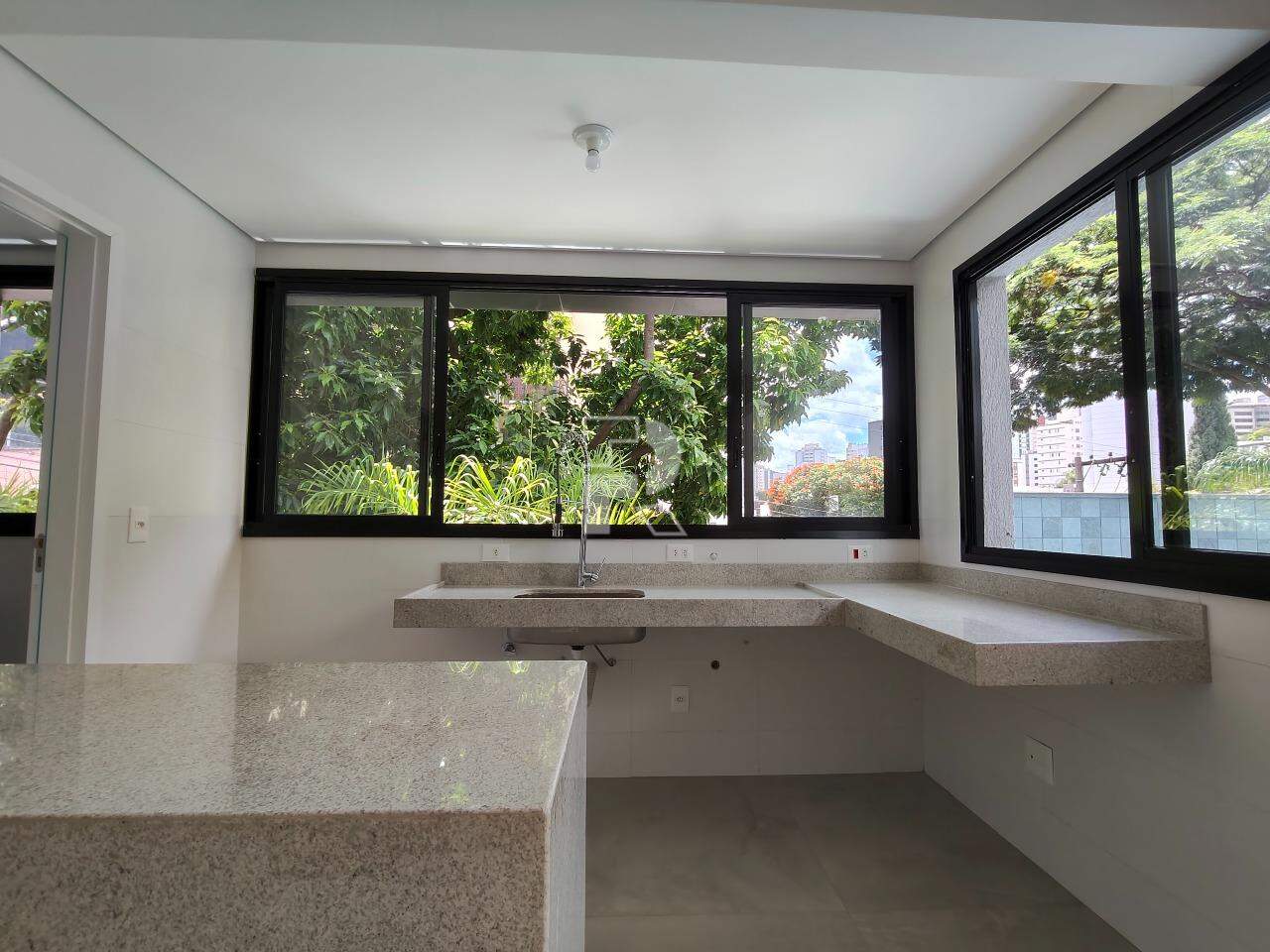 Apartamento à venda, 4 quartos, 4 suítes, 3 vagas, Sion - Belo Horizonte/MG