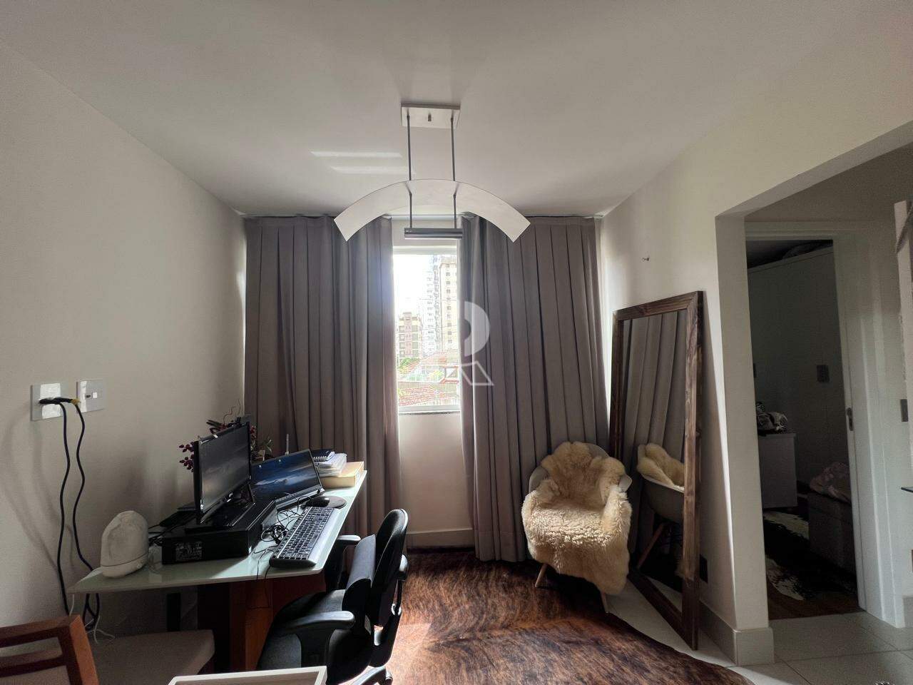 Apartamento à Venda – 2 Suítes | Área Privativa | Todo Mobiliado | Serra | R$ 850 Mil