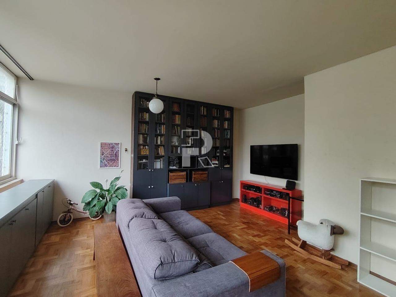 Apartamento 3 Quartos com Suíte, Elevador e Vaga Livre Próximo à Savassi