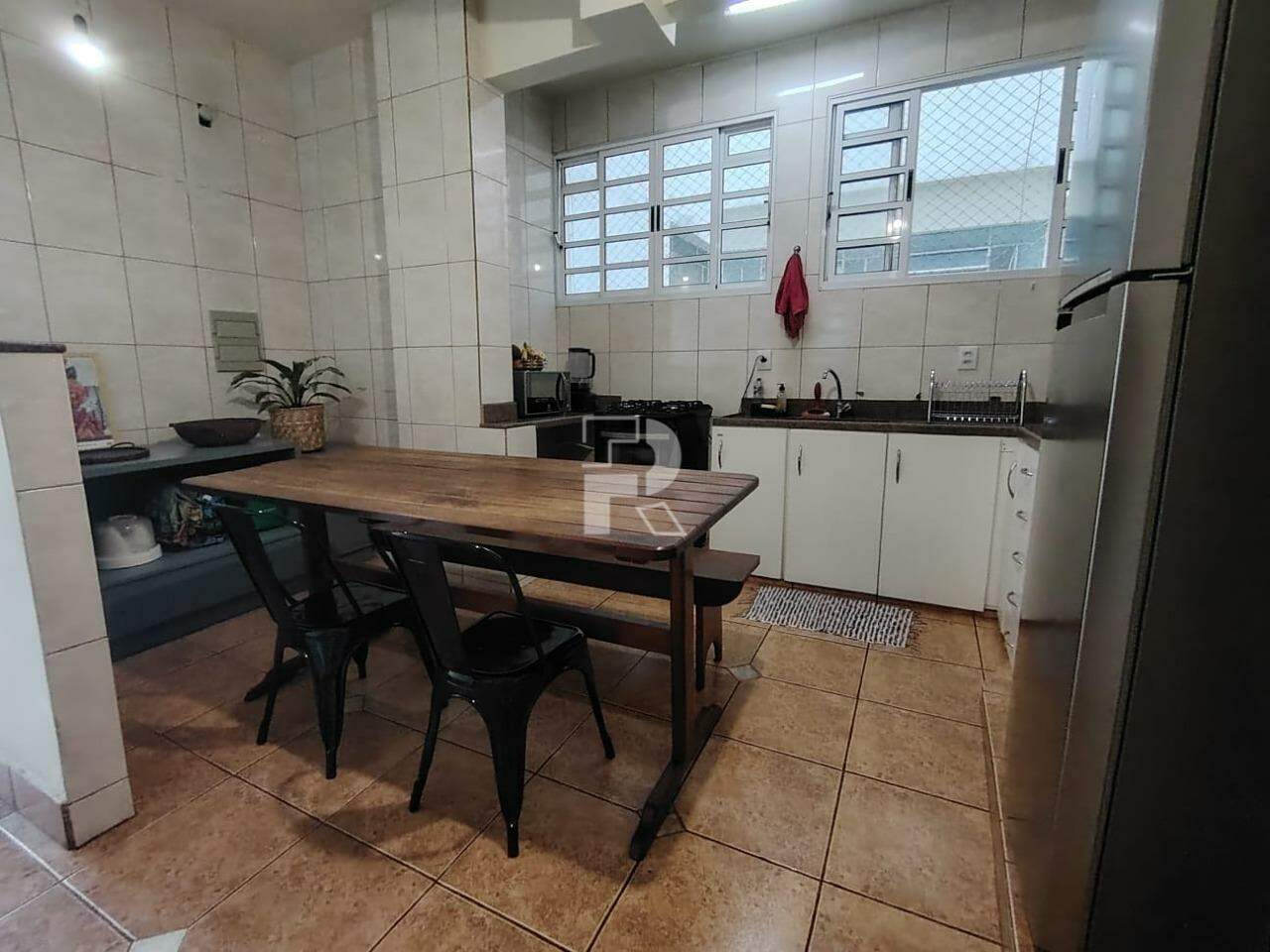 Apartamento 3 Quartos com Suíte, Elevador e Vaga Livre Próximo à Savassi