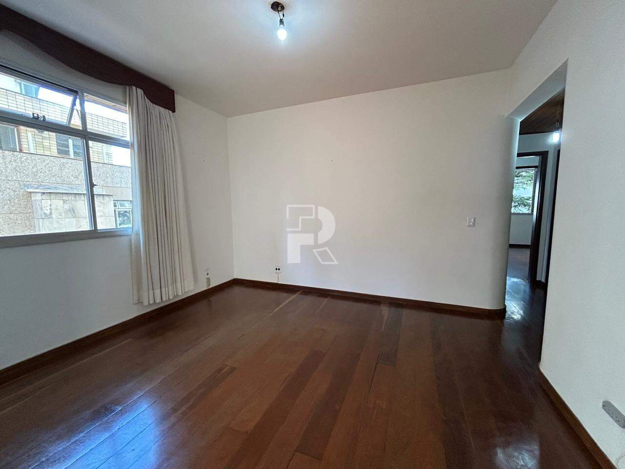 Anchieta | Amplo Apartamento com 4 Quartos (1 Suíte), DCE, 3 Vagas e 1 por Andar em Prédio Tradicional e Muito Bem Conservado