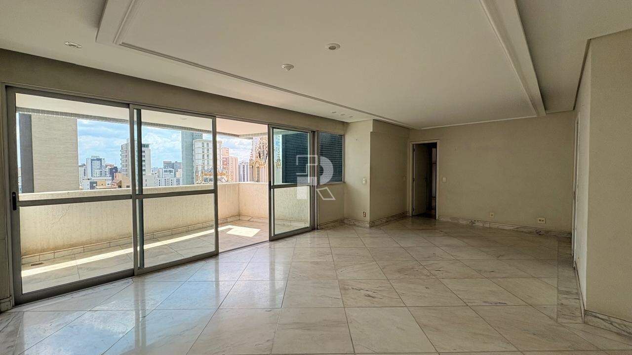 Cobertura à Venda – 3 Quartos, 1 Suíte, 2 Vagas – Lourdes – 204m²