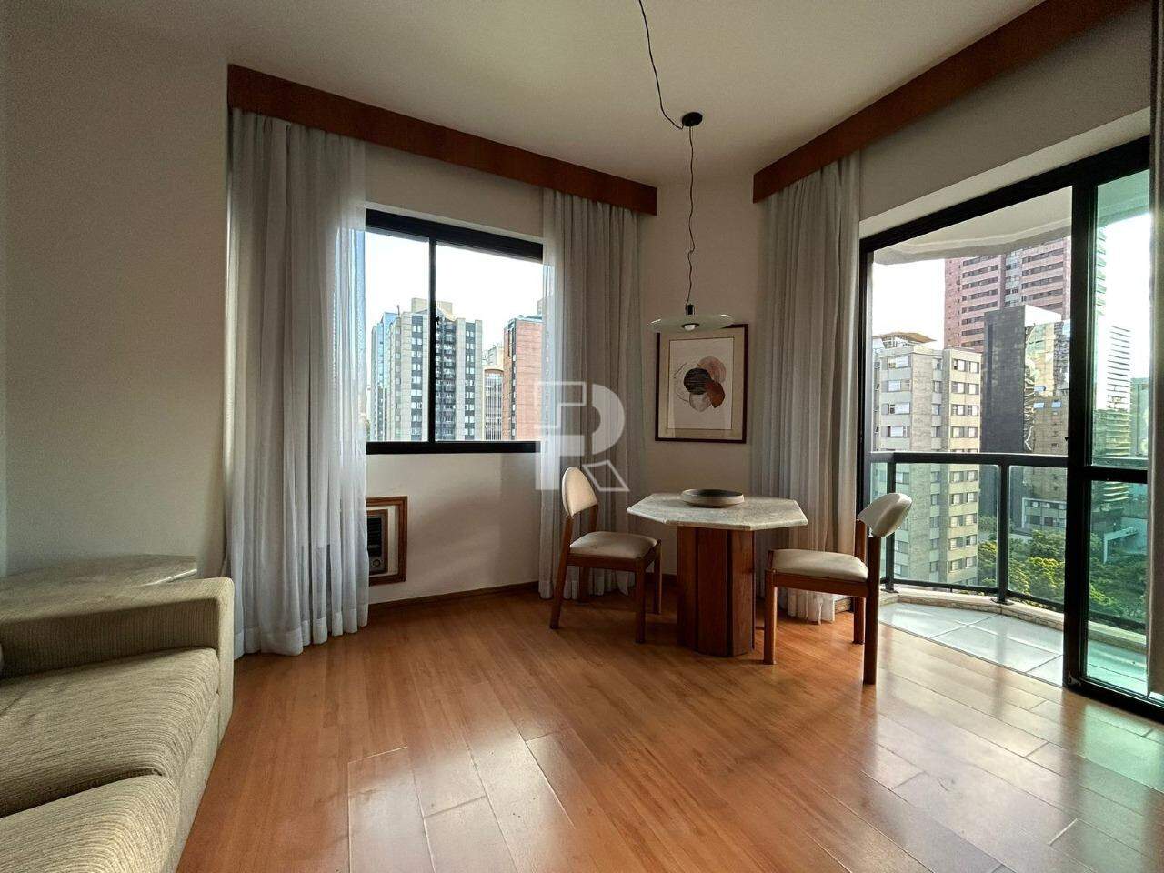 Apartamento 1 quarto mobiliado com varanda e 1 vaga na Savassi | Belo Horizonte
