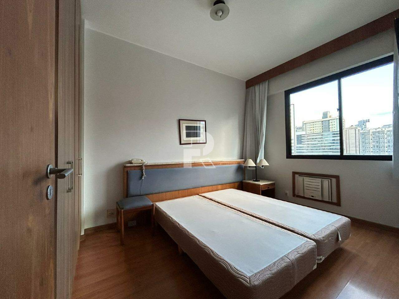 Apartamento 1 quarto mobiliado com varanda e 1 vaga na Savassi | Belo Horizonte