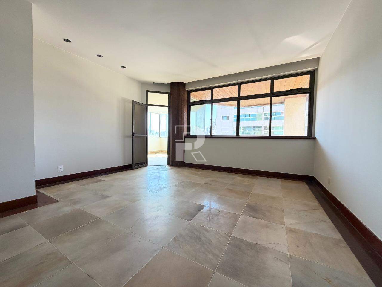 Cobertura com 5 Quartos e 5 banheiros à Venda, 382 m² por R$ 2.990.000,00