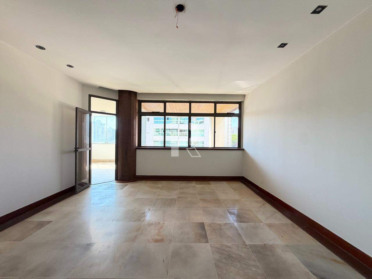 Cobertura com 5 Quartos e 5 banheiros à Venda, 382 m² por R$ 2.990.000,00