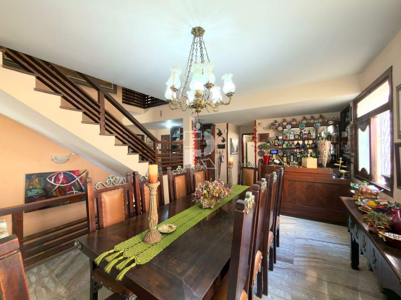 Casa à venda 374m² por R$ 2.000.000,00