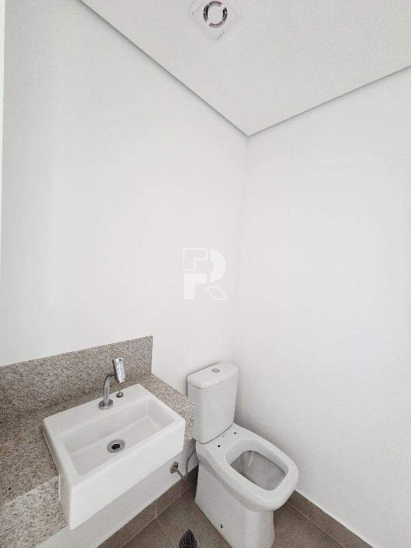 Apartamento de área privativa com 2 quartos (2 suítes) e lavabo, 2 vagas, no Funcionários