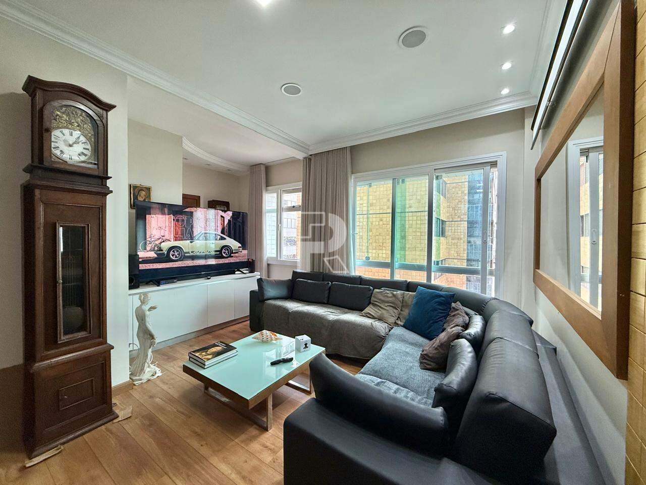 Apartamento à venda, 3 quartos, 1 suíte, 2 vagas, Savassi - Belo Horizonte/MG