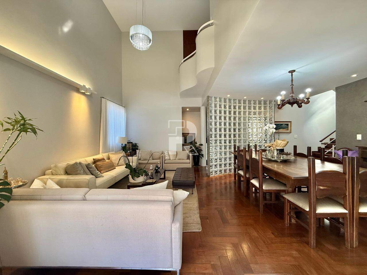 Casa à venda, 5 quartos, 1 suíte, 4 vagas, Santa Lúcia - Belo Horizonte/MG