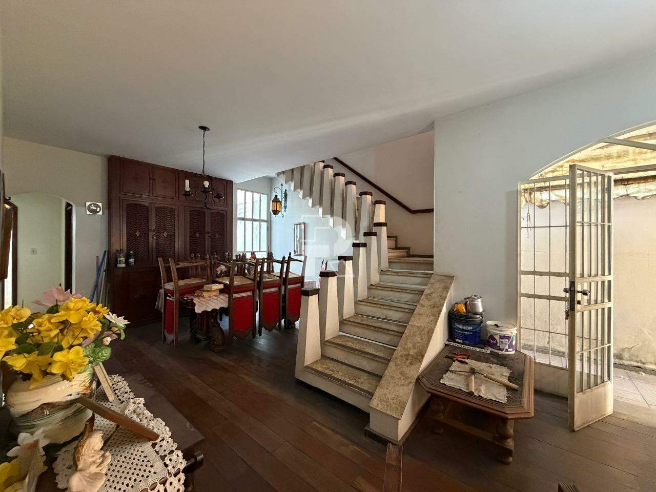CASA | 5 QUARTOS | 2 VAGAS | BAIRRO PRADO - R$ 1.350.000,00