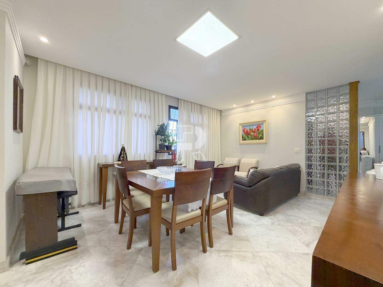 Apartamento Residencial no Prado (Oeste) com 4 Quartos, 1 Suíte e 2 Vagas