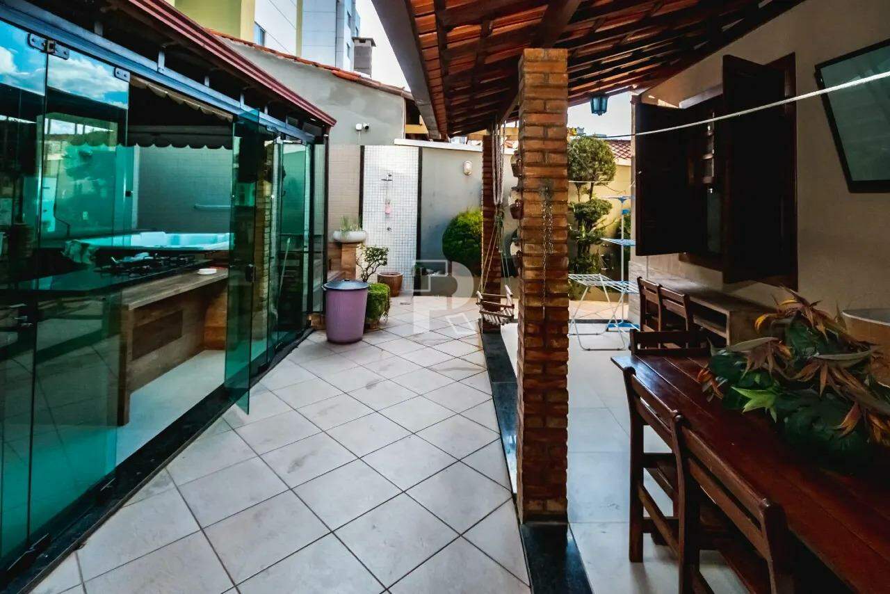 Casa para aluguel, 4 quartos, 1 suíte, 4 vagas, Castelo - Belo Horizonte/MG