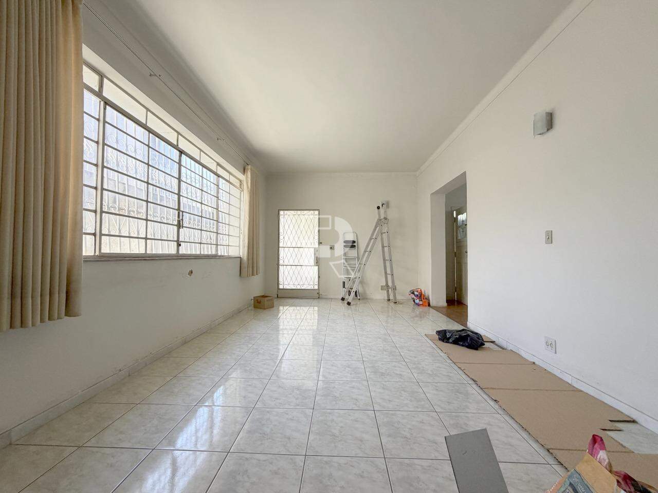CASA 3 QUARTOS À VENDA – BAIRRO PRADO