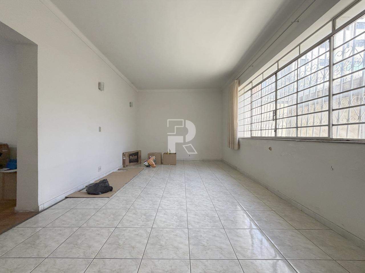 CASA 3 QUARTOS À VENDA – BAIRRO PRADO