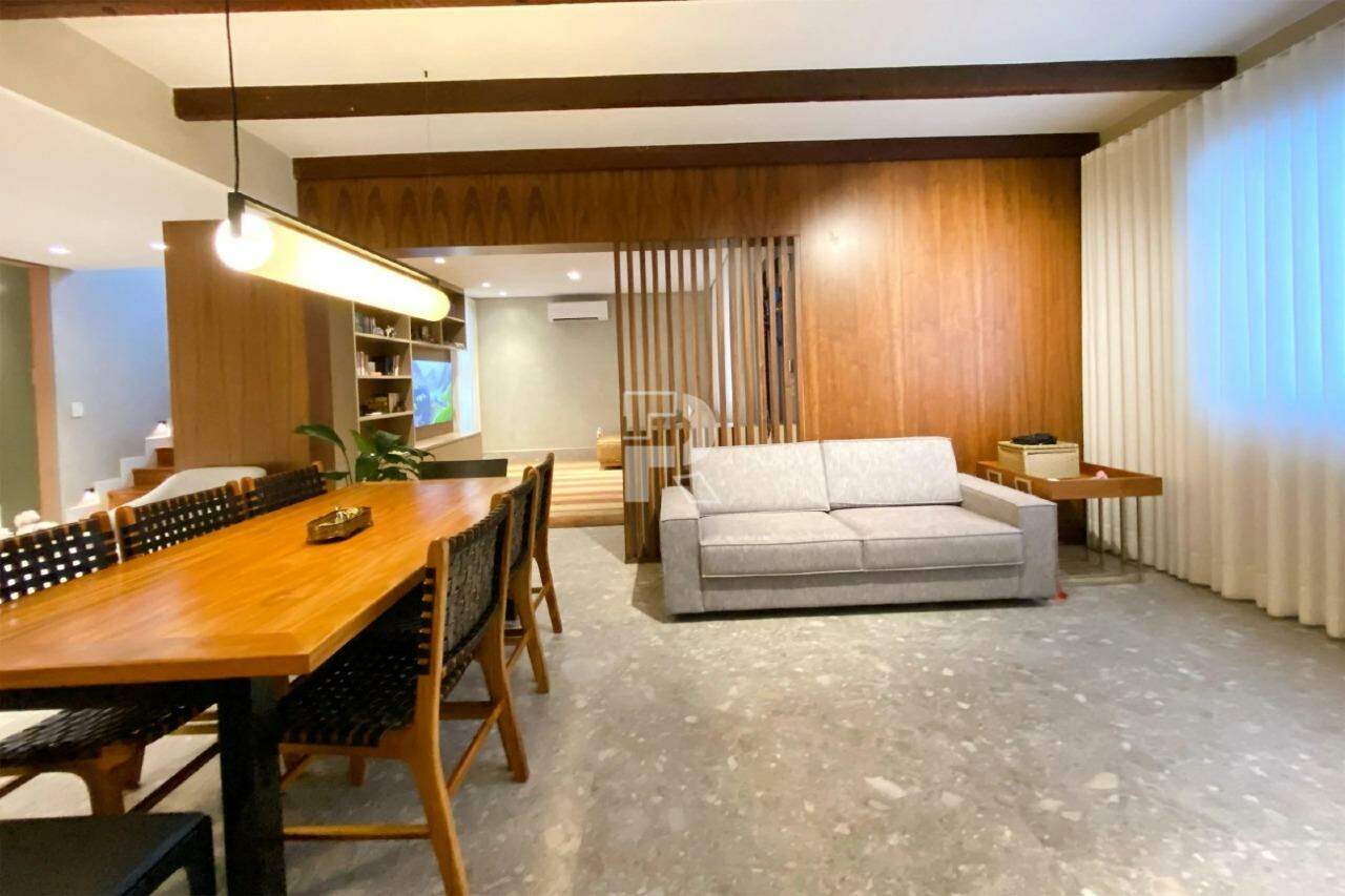 CASA 4 SUÍTES 4 VAGAS - BAIRRO PRADO 