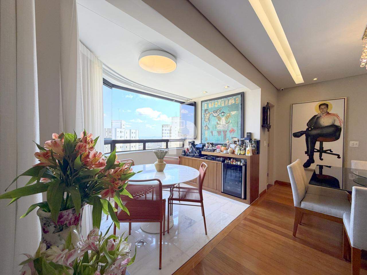 APARTAMENTO 3 QUARTOS 2 VAGAS 1 UNIDADE POR ANDAR NO GUTIERREZ 