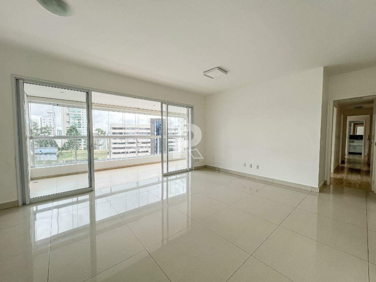 Apartamento 4 quartos com 2 suítes e 154 m²