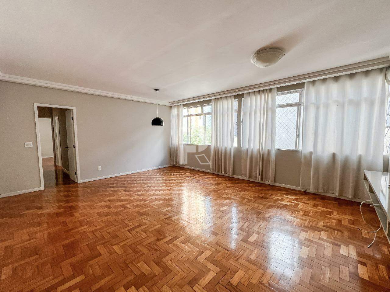 Apartamento à venda, 3 quartos, 1 suíte, 1 vaga, Santo Antônio - Belo Horizonte/MG