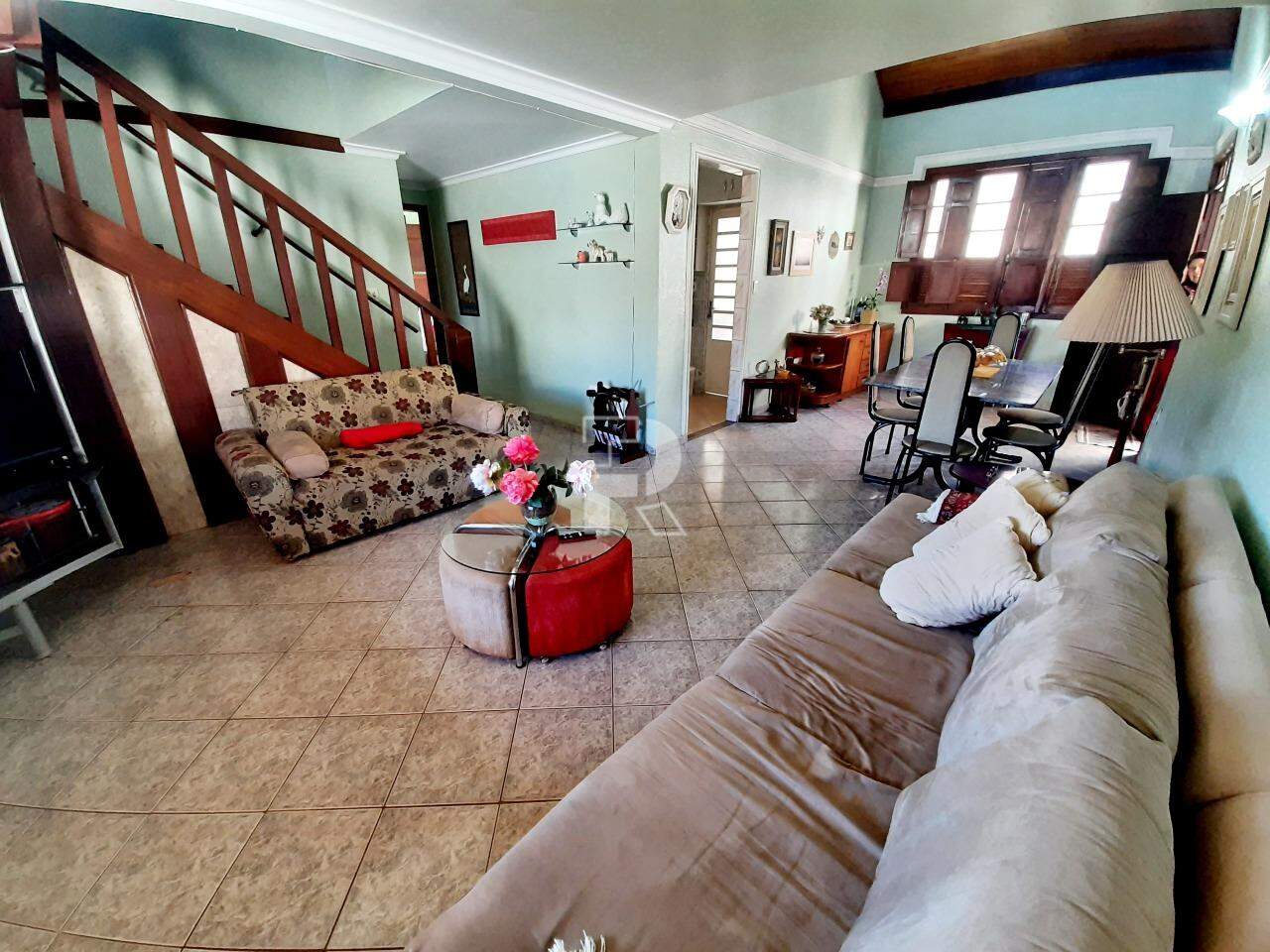 Casa com 3 quartos (1 suíte), em 140 m² e lote de 364 m² com habite-se no Vale do Sol