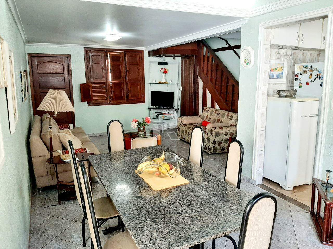 Casa com 3 quartos (1 suíte), em 140 m² e lote de 364 m² com habite-se no Vale do Sol