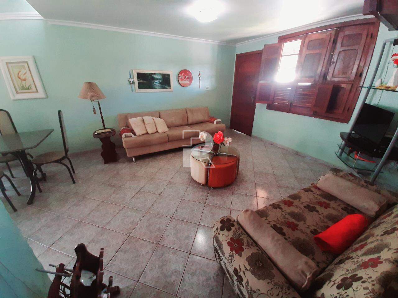 Casa com 3 quartos (1 suíte), em 140 m² e lote de 364 m² com habite-se no Vale do Sol